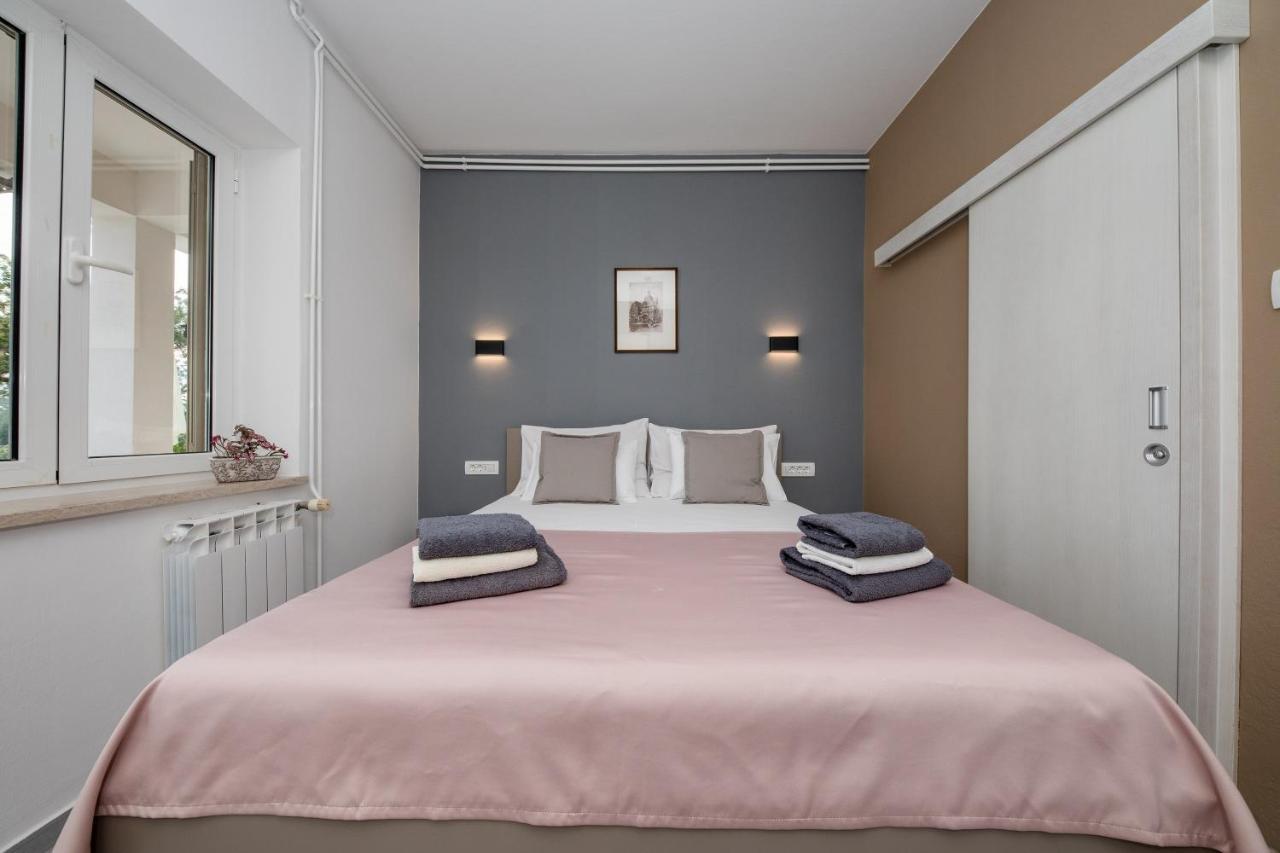 Apartments Vesela Banjol Chambre photo