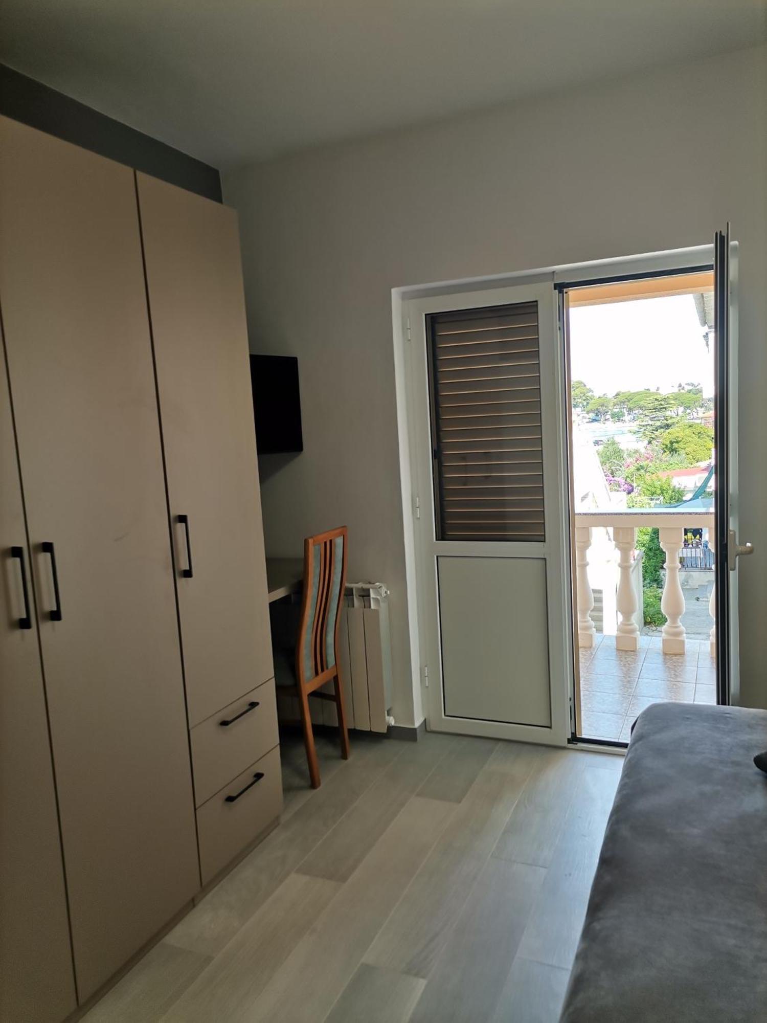 Apartments Vesela Banjol Chambre photo
